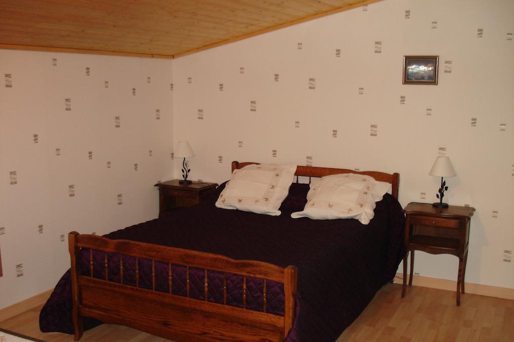 Bed and Breakfast La Croix De Bois à Jayat Chambre photo